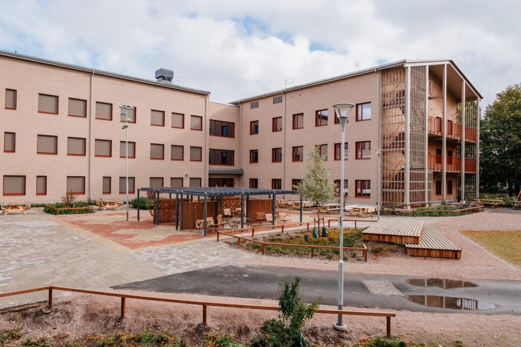 Kvarngärdesskolan. Nyproduktion av skola, idrottshall och utemiljö.