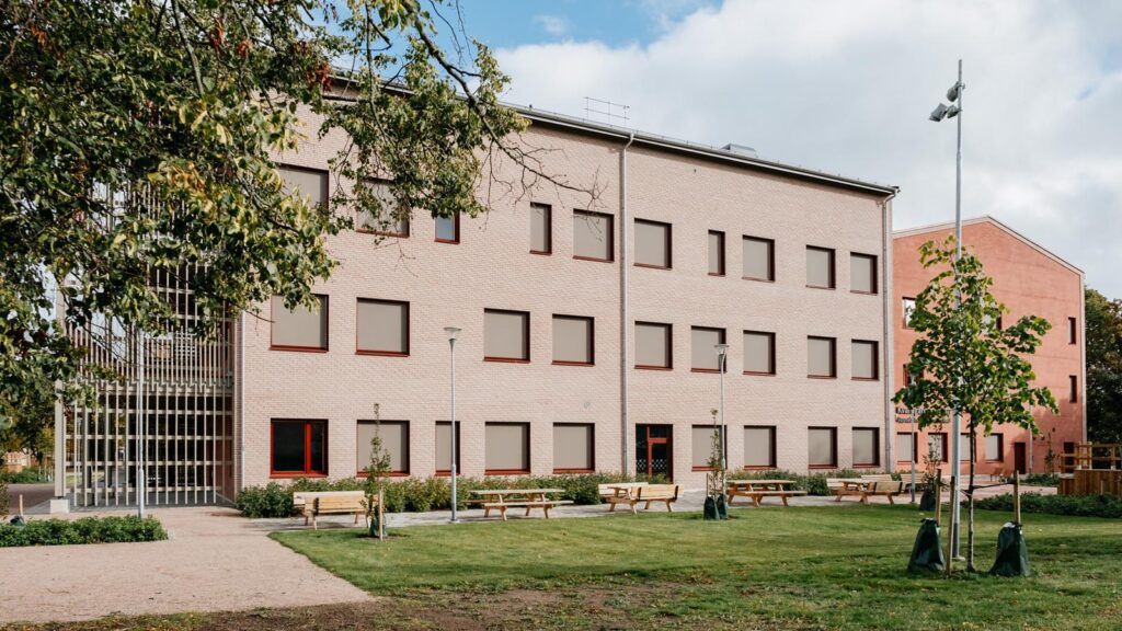 Kvarngärdesskolan. Nyproduktion av skola, idrottshall och utemiljö.