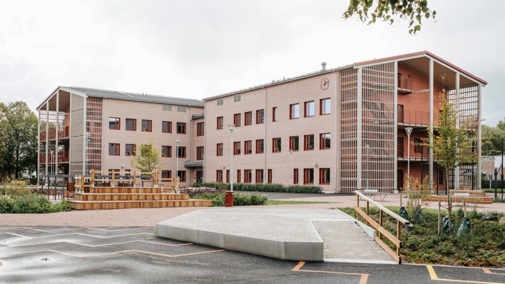 Kvarngärdesskolan. Nyproduktion av skola, idrottshall och utemiljö.