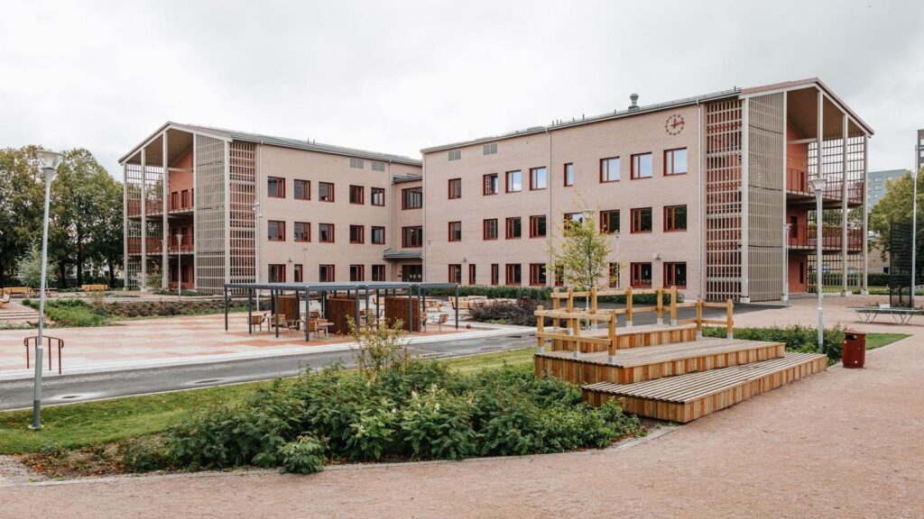 Kvarngärdesskolan. Nyproduktion av skola, idrottshall och utemiljö.