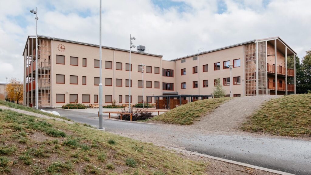 Kvarngärdesskolan. Nyproduktion av skola, idrottshall och utemiljö.