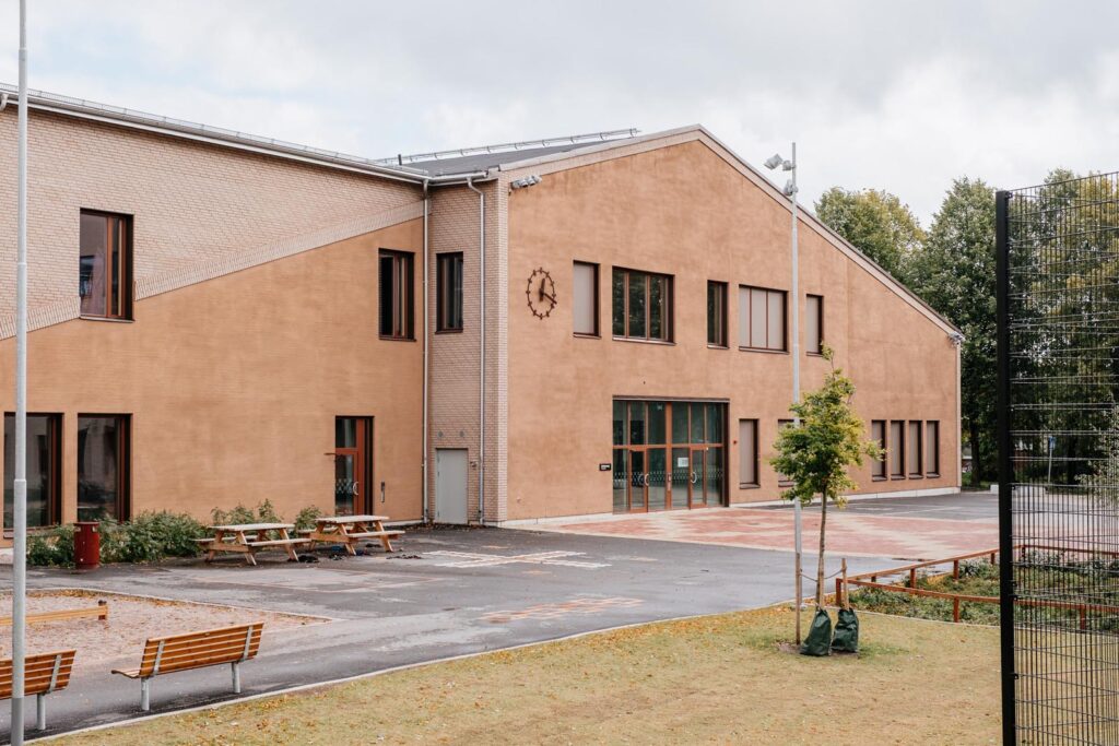 Kvarngärdesskolan. Nyproduktion av skola, idrottshall och utemiljö.