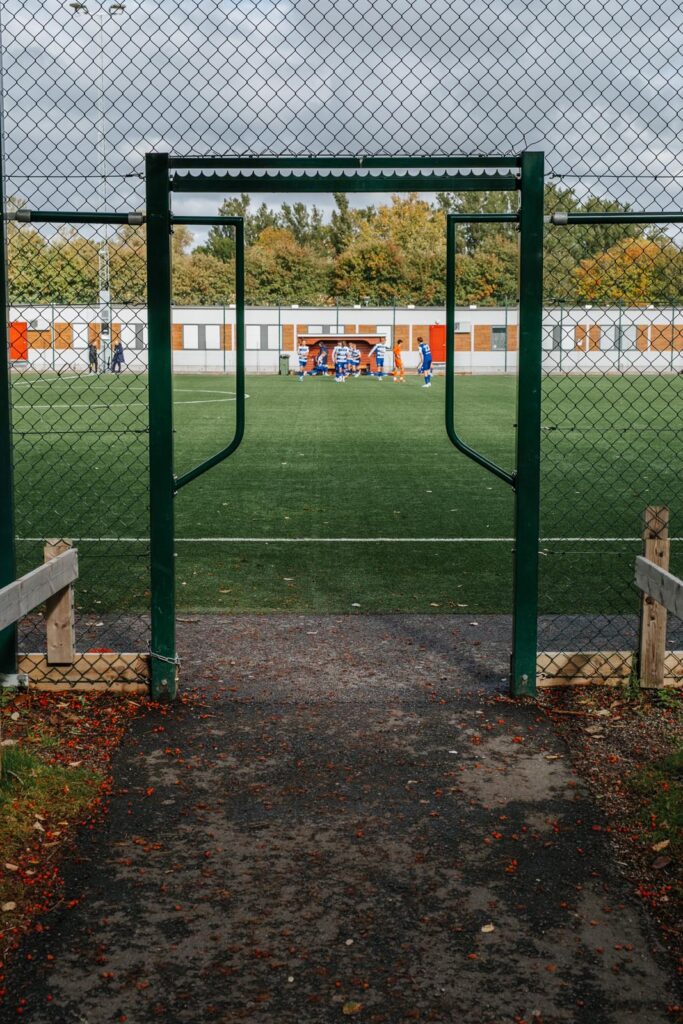 Gränbyskolans konstgräsplan. Nyproduktion FIFA-certifierad konstgräsplan med belysning.